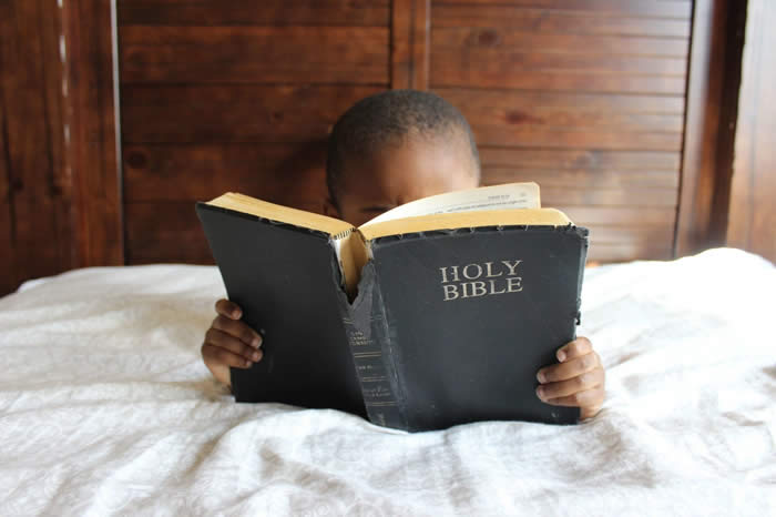 child-reading-bible